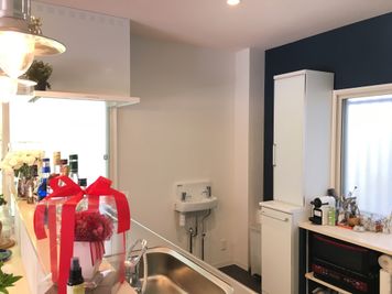 食器・お鍋・グラス等
豊富なラインアップです。 - 新大阪　ここから１００ 多目的コミニティスペースの設備の写真