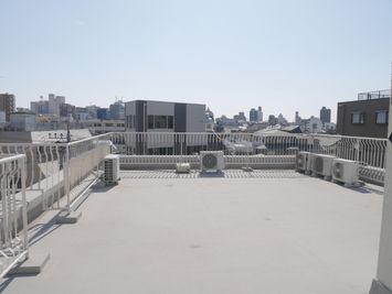 阿佐ヶ谷スペース 屋上の室内の写真