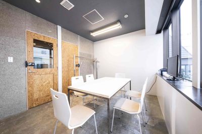【6名着席可能、コンパクトなサイズのオシャレ会議室】 - TIME SHARING 渋谷神南 3Bの室内の写真