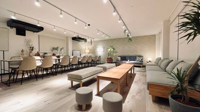 35名様まで着席可能です。 - レンタルスペース Ritzなんば【難波】 1名～20名様専用〈SMILE工房 Ritzなんば〉の室内の写真
