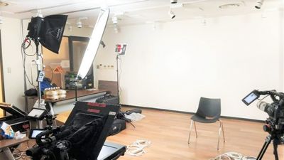 動画収録としてもお使いいただけます。 - レンタルスペース＆撮影・配信スタジオ　LiLeaS（ライラス） 	RoomG | 会議・研修で使えるスペース。撮影・配信にもの室内の写真