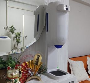 未接触のアルコール消毒駅と検温が可能！ - レンタルスペース ヒートマット付き施術ベットが2つ☆の設備の写真