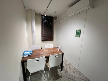 【30分660円】JR恵比寿駅目の前！エアコン付の4名会議室※予約時間前は入室不可【5階】 - いいオフィス恵比寿