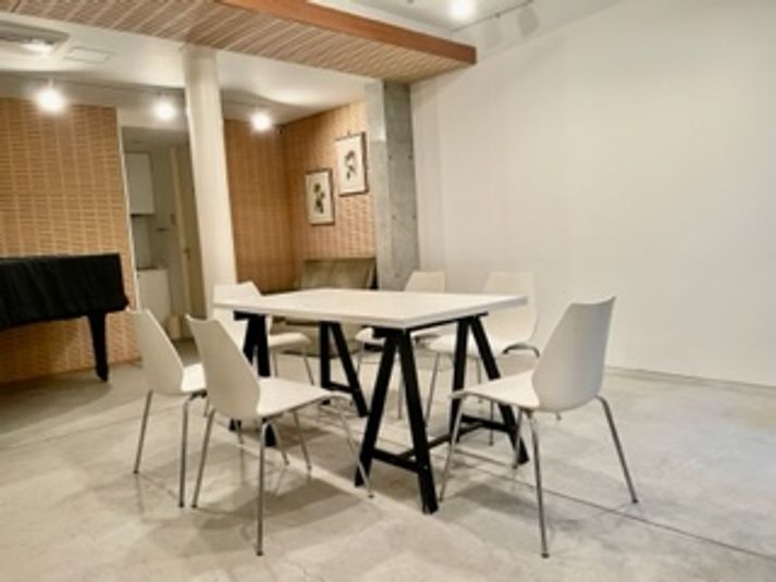 〈サロット代官山〉自然光の入る地下1階・広いレンタルスペース - 「サロット代官山」代官山T-SITE至近のRCデザイナーズハウス