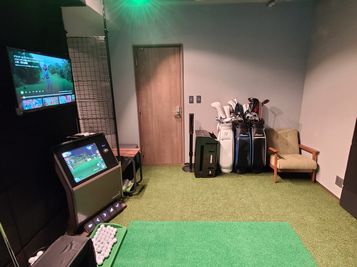 無人インドアゴルフ　cosorenの室内の写真