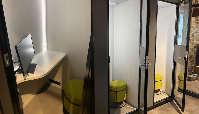 フォンブース(4室) - howliveタイムスビル店