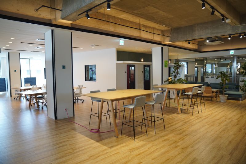 ミーティングルーム【定員24名】 - howlive名護宮里店