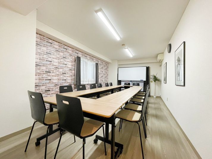 安くて綺麗で広いレンタルスペース。様々な用途で利用可能！ - 池袋FRIENDS XV