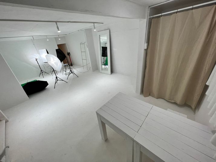 白を基調とした広いスペースを様々な用途で利用出来る！ - 大正Butter Cream