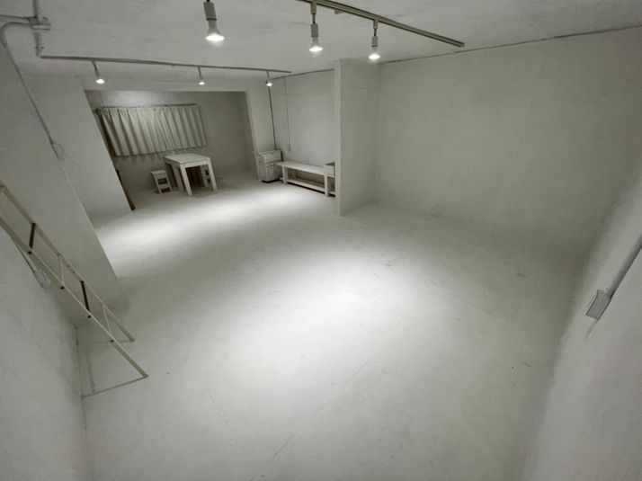 白を基調とした広いスペースを様々な用途で利用出来る！ - 大正Butter Cream