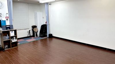 綺麗なフロア - スタジオ ライトルーム 神戸三宮店 ダンス&ヨガ 三宮店(506号室)の室内の写真