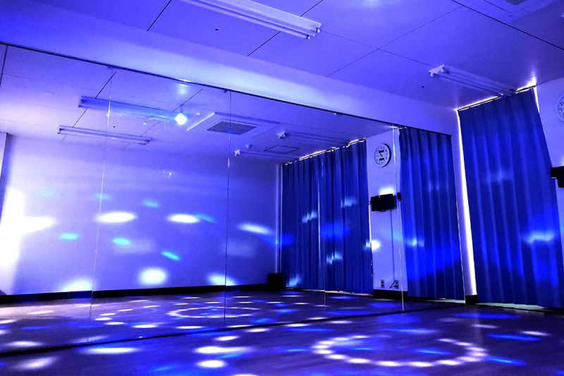 駅チカ1分 三宮ダンススタジオ - スタジオ ライトルーム 神戸三宮店 ダンス&ヨガ 三宮店(506号室)の室内の写真