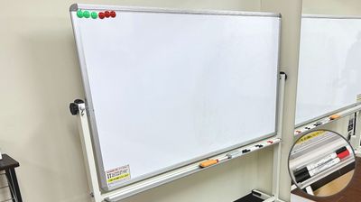 ホワイトボード 1800×900 - スタジオ ライトルーム 神戸三宮店 ダンス&ヨガ 三宮店(506号室)の設備の写真