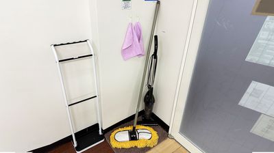 掃除道具 - スタジオ ライトルーム 神戸三宮店 ダンス&ヨガ 三宮店(506号室)の設備の写真