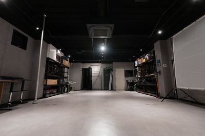 コンセール白壁4F 電動式バックペーパーと本格的照明機材付きレンタルスタジオの室内の写真