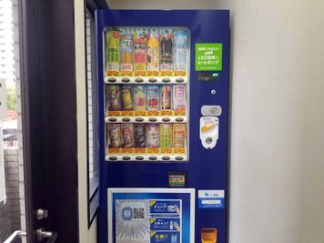 自動販売機（3F） - 貸会議室２４大宮 小会議室B+Cの設備の写真