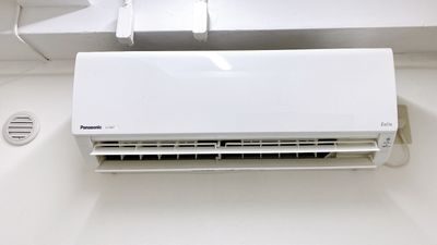 エアコン（個別空調） - Colormell（カラメル）横浜西口店 E室 - ピンク［〜3名］の室内の写真