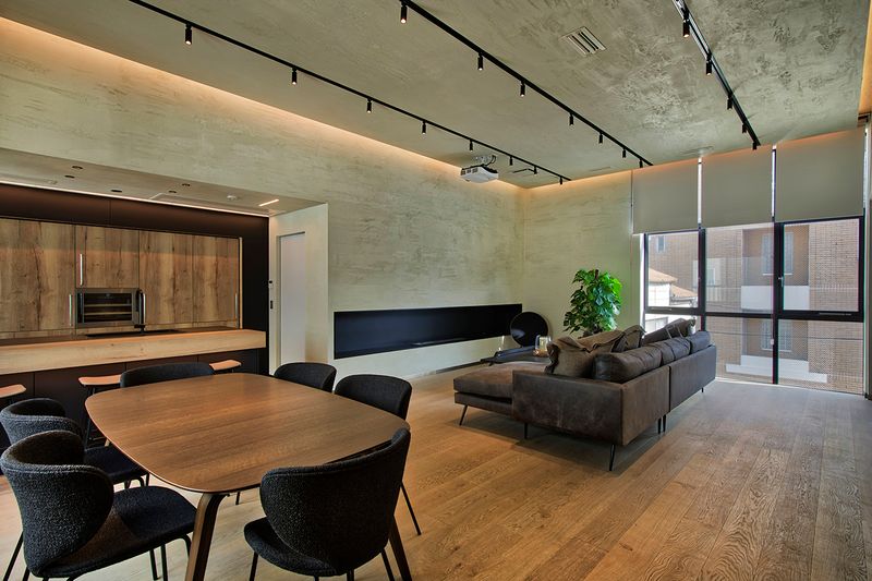 STUMP BASE JINGUMAE 2F - STUMP BASE JINGUMAE