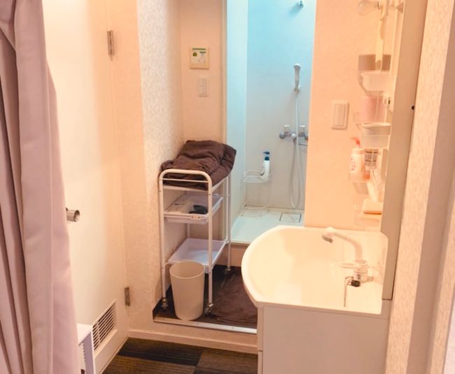 DOLLLAND シャワー付き2部屋の広々空間スパの室内の写真