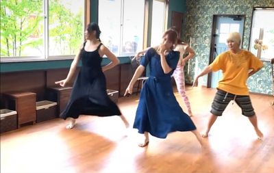 フレラモのステージ直前練習です！ - レンタルスペースDanceGarden モリスのDanceGarden❣ノースライトで癒しの時を❣の室内の写真