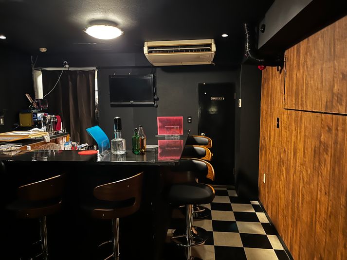 カラオケ付きバー時間貸し - CAGOSHOW KARAOKE BAR