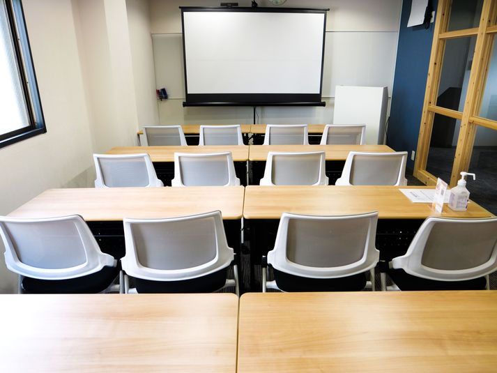 貸し会議室② - CO-WORKING SALON四季のいろ　レンタルスペース