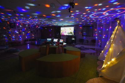 ミラーボール点灯時😎 - studio Chill (なんばレンタルスペース） パーティースペース・撮影スペースの室内の写真