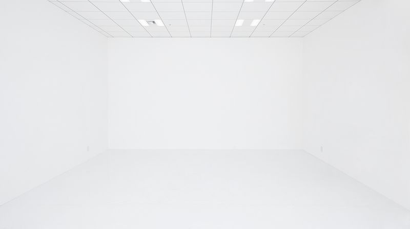 シンプルな白壁・白床で使いやすい撮影スタジオ - 株式会社TOKYO BASE 撮影スタジオ