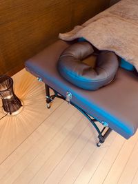 施術ベッド - レンタルスペースAs ～遊びも仕事もこの部屋1つで～駅近2分の隠れ家的マルチスペースの設備の写真