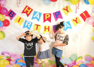 お誕生日の撮影に最適です。 - ジュリアーノ2Fレンタルスペース ジュリアーノ2Fレンタルフォトスタジオの室内の写真