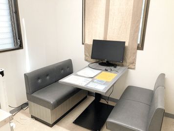 【伏見駅徒歩8分／最大4名】人気の伏見・丸の内エリア！4駅からアクセス可能なモニター＆ミニキッチン付きレンタルスペース - 名古屋会議室 ウメムラビル錦中央店