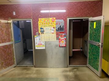 トイレ - ミーティングルーム　最上位機種カラオケ可能　　　 白石駅徒歩９分　24人分席　追加可能　最新DAMカラオケ　の室内の写真