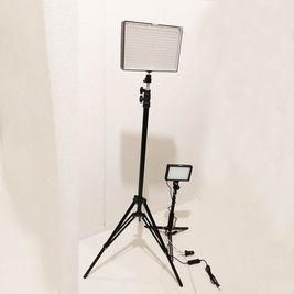 NEEWERの撮影用ビデオライト2灯が無料で使えます - アルルのおうち☆熊本市のレンタルスペース&セルフ写真館 アルルの白い城1☆ホワイト基調のプリンセス空間の室内の写真