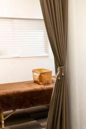 minoriba_赤坂六丁目店 レンタルサロン　ブラウンルームの室内の写真