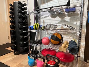 MIYAZAKI GYM渋谷店 スミス＋マルチケーブルマシンの部屋②の室内の写真