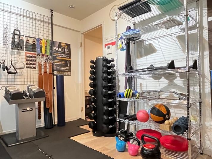 スミス＋マルチケーブルマシンの部屋② - MIYAZAKI GYM渋谷店