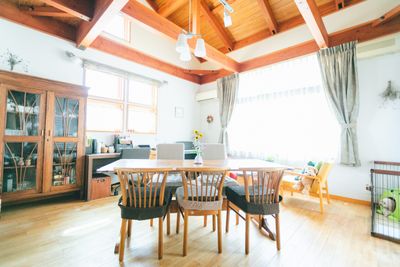 A-HOUSE 吹抜けのある大空間スペースの室内の写真