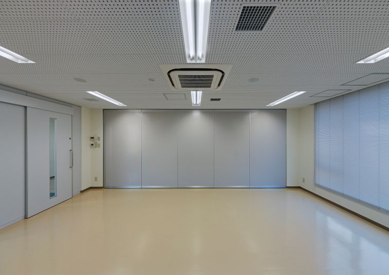 303会議室【1名～30名】（３F）30平米 - サム貸し会議室