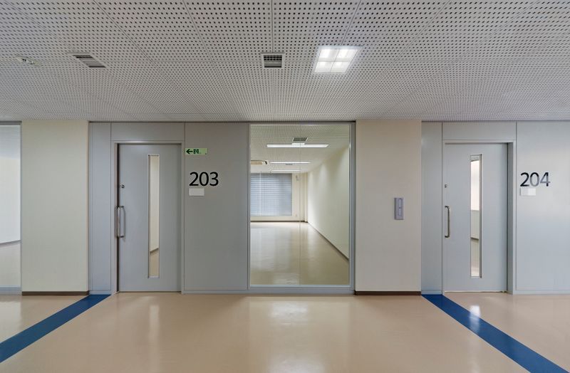 203会議室【1名～24名】（２F）30平米 - サム貸し会議室