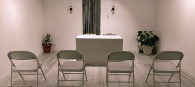 ビジネス・地域コミュニティ・エンターテイメント、報告会・会議・発表会・記者会見などにご利用下さい - みなみ町SAの室内の写真