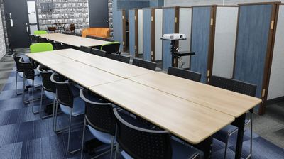 《VILLENTBiz神戸元町》 《24名 キッチン付会議室》最大40名 /レイアウト自由の室内の写真