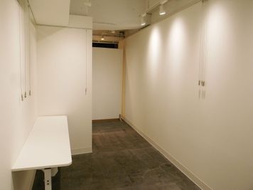 ギャラリー3：13㎡ - レンタルスペース 　パズル浅草橋 カフェイベントスペース120㎡+ギャラリー控室50㎡の室内の写真
