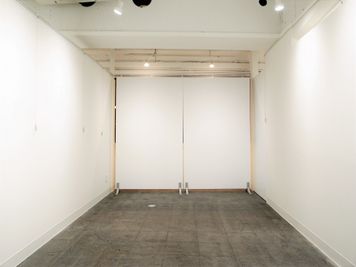 ギャラリー2：16㎡ - レンタルスペース 　パズル浅草橋 カフェイベントスペース120㎡+ギャラリー控室50㎡の室内の写真