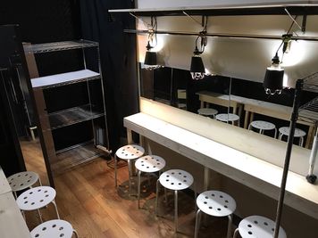 しもきたドーン 劇場、スタジオ、多目的スペースの室内の写真