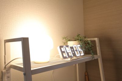 間接照明もございます - 白を基調としたキレイなお部屋『コットン』 大宮レンタルスペース『コットン』の設備の写真