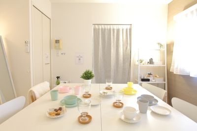 別アングルからのお部屋の風景です - 白を基調としたキレイなお部屋『コットン』 大宮レンタルスペース『コットン』の室内の写真