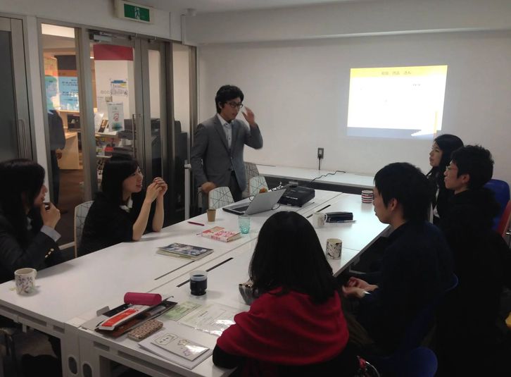 来場者へのフリードリンクが評判の多目的イベントルーム！ - 勉強カフェ大阪本町