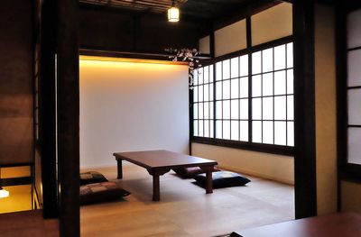 2階 洋室は白壁を設けております - むすべや日本橋まどかの室内の写真