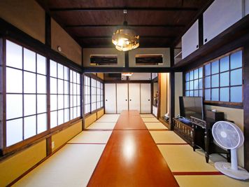 2階 20名様程滞在可能な広間は会議･セミナーにも！ - むすべや日本橋まどかの室内の写真