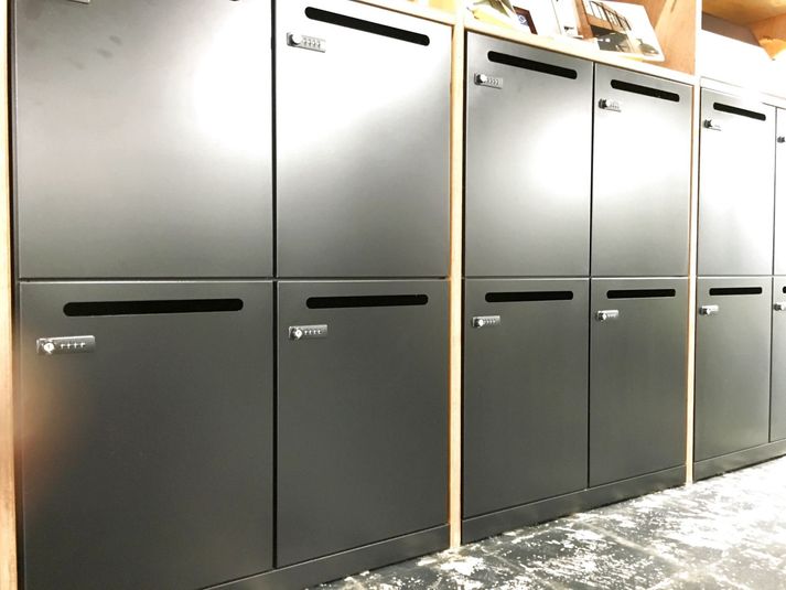 小会議室 GENÈVE - 大冷工業本社ビル 4F －クロスコ－